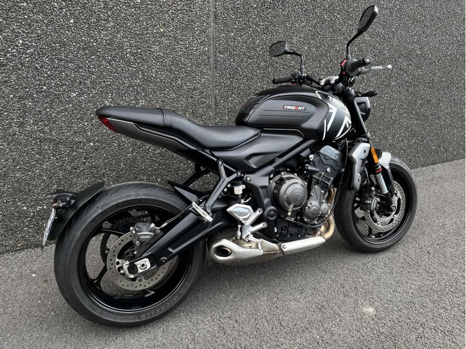 TRIUMPH TRIDENT 660