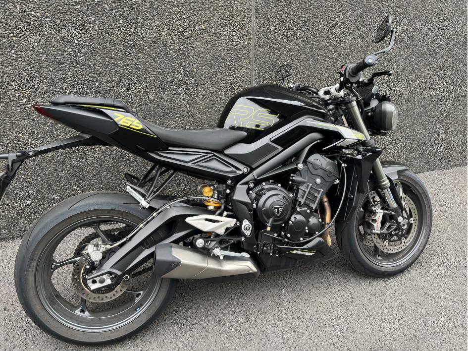 TRIUMPH STREET TRIPLE 765 RS