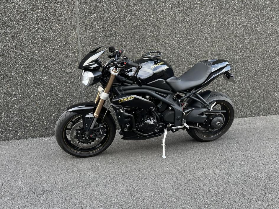 TRIUMPH SPEED TRIPLE 1050
