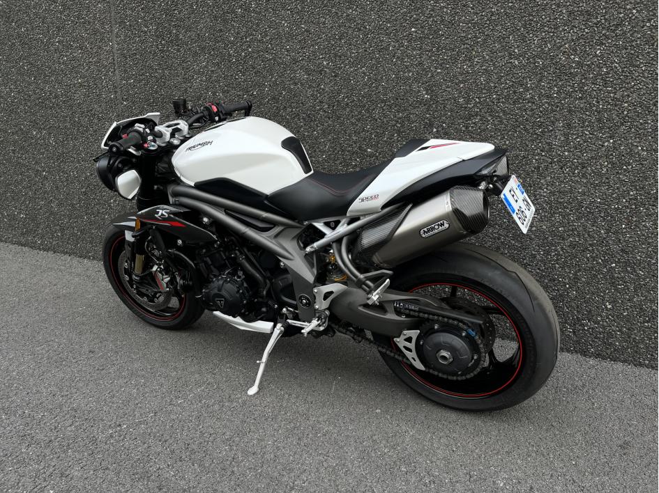 TRIUMPH SPEED TRIPLE 1050 RS