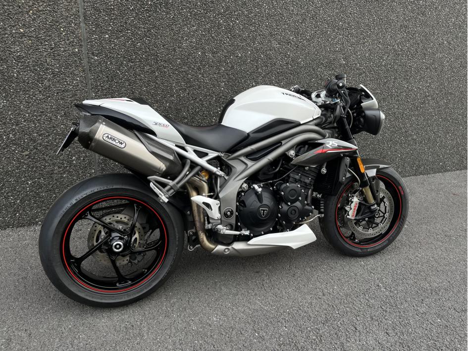 TRIUMPH SPEED TRIPLE 1050 RS