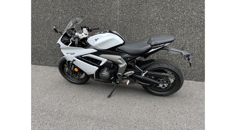 TRIUMPH 	DAYTONA 660