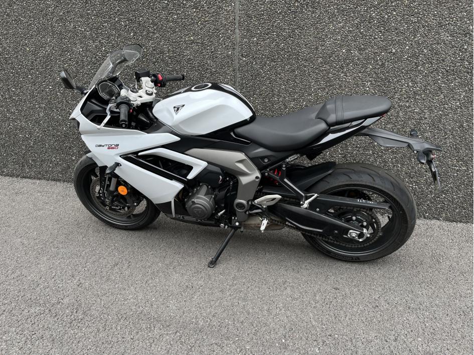 TRIUMPH DAYTONA 660