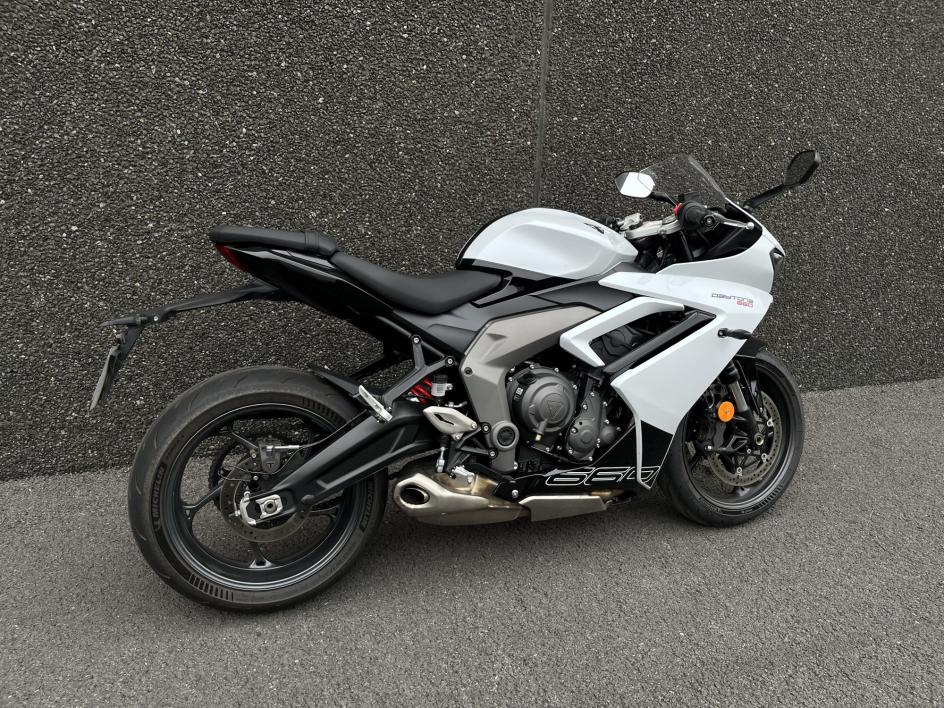 TRIUMPH DAYTONA 660