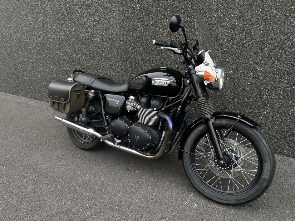 TRIUMPH Bonneville T100 BLACK