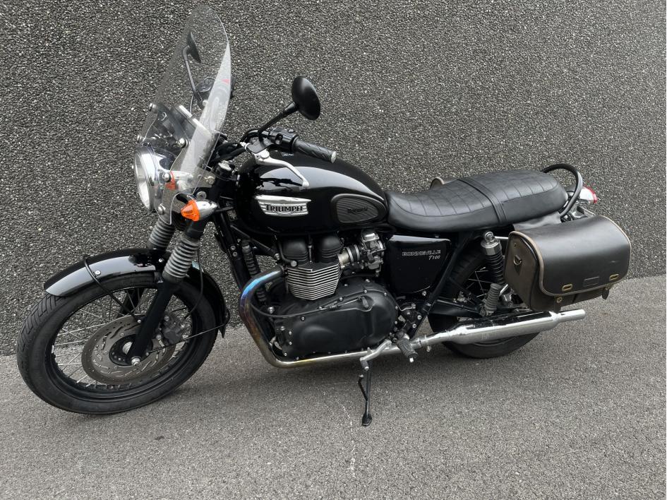 TRIUMPH Bonneville T100 BLACK