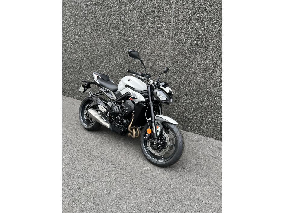 TRIUMPH STREET TRIPLE 765 R