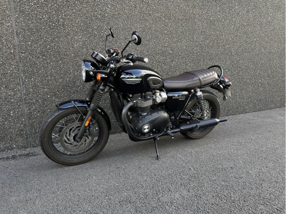 TRIUMPH Bonneville T120 Black