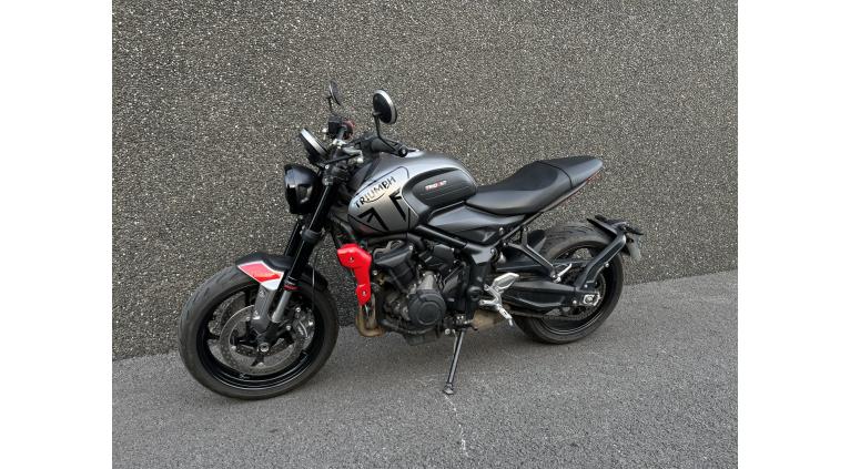 TRIUMPH TRIDENT 660