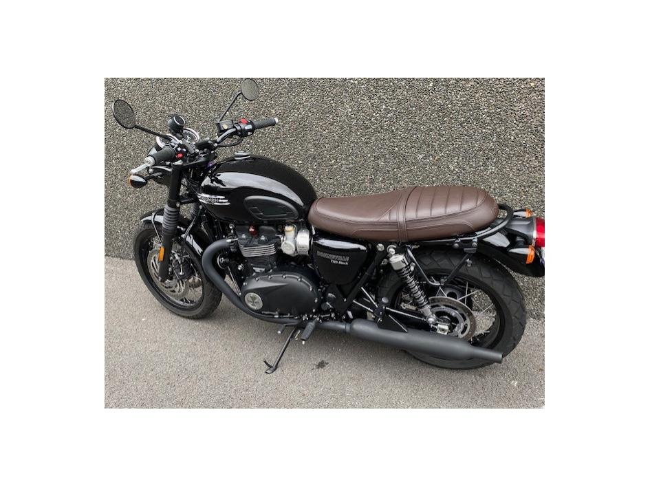 TRIUMPH Bonneville T120 Black