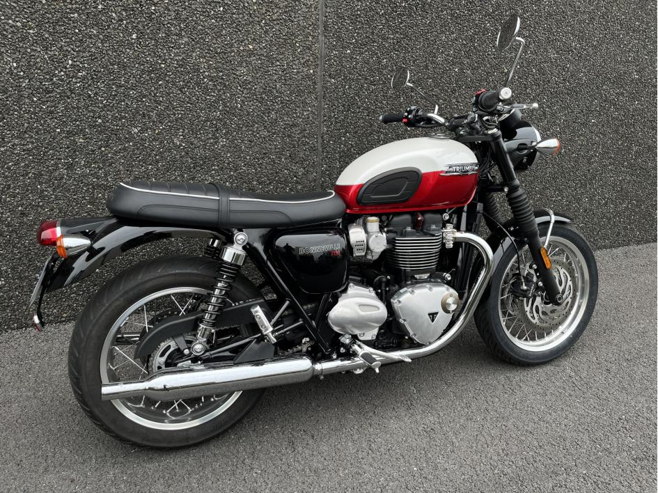 TRIUMPH BONNEVILLE T120