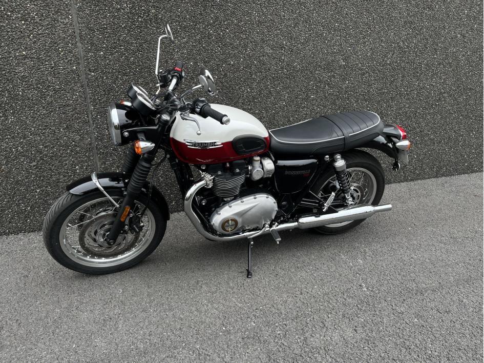TRIUMPH BONNEVILLE T120