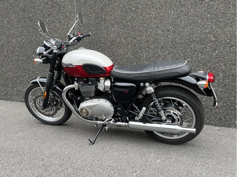 TRIUMPH BONNEVILLE T120